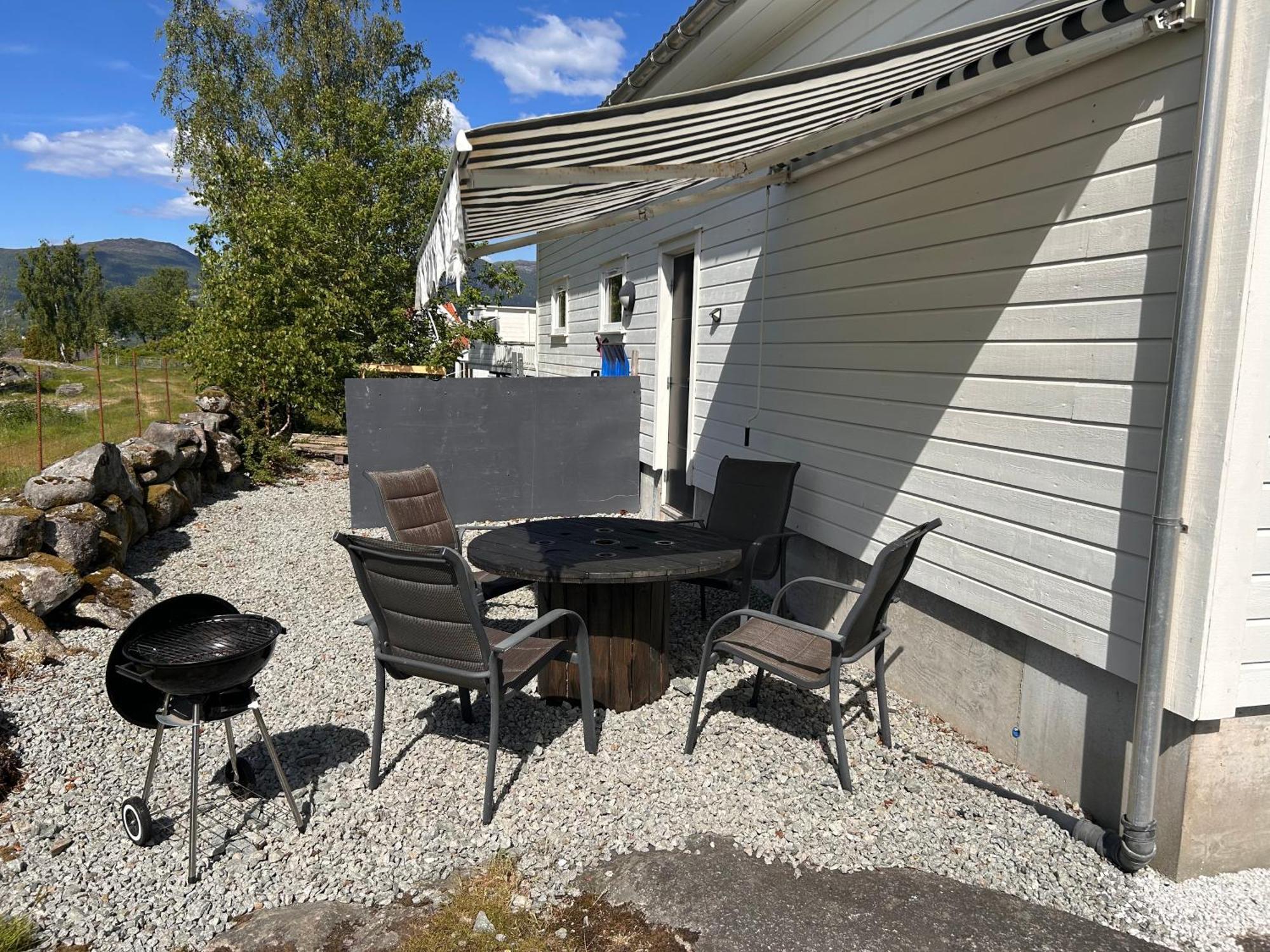 Puntsnes Apartmen Hjelmeland Exterior foto